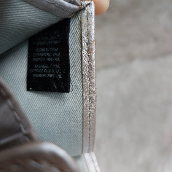 Fossil Women's Silver Leather Trifold Short Wallet - Picture 7 of 10